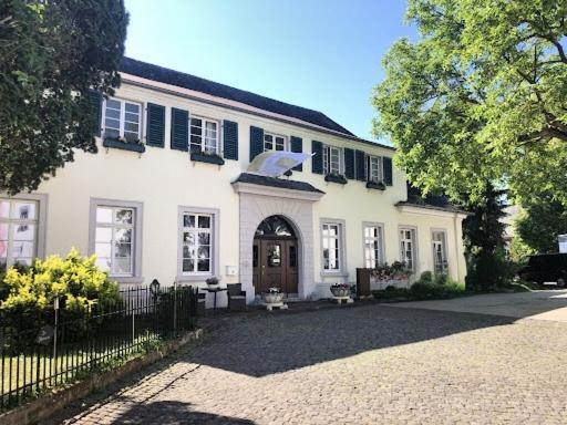 Karolingerhof - Mosel Hotel Krov Exterior photo